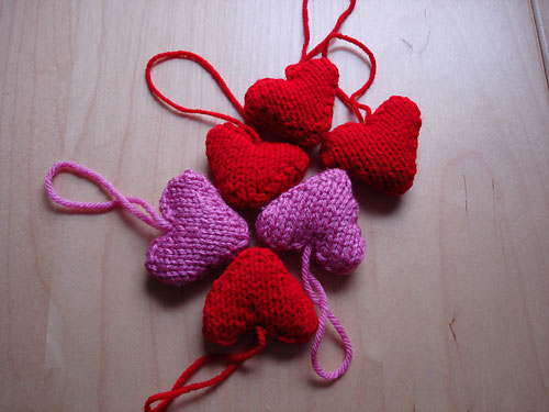 Knit A Heart | Free Pattern &amp; Tutorial at CraftPassion.com